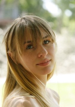 KlutzChic92 from Ontario,Canada