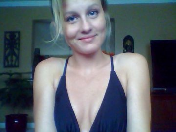 Steph94 from Ontario,Canada