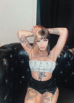 ZaraXO94 from Ontario,Canada