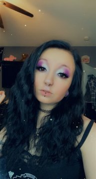 ellalicious from Ontario,Canada